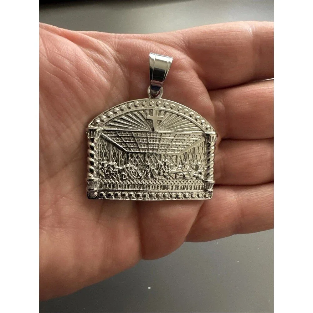 The Last Supper Jesus Christ Silver Tone Pendant 24 Inch Necklace Catholic Faith